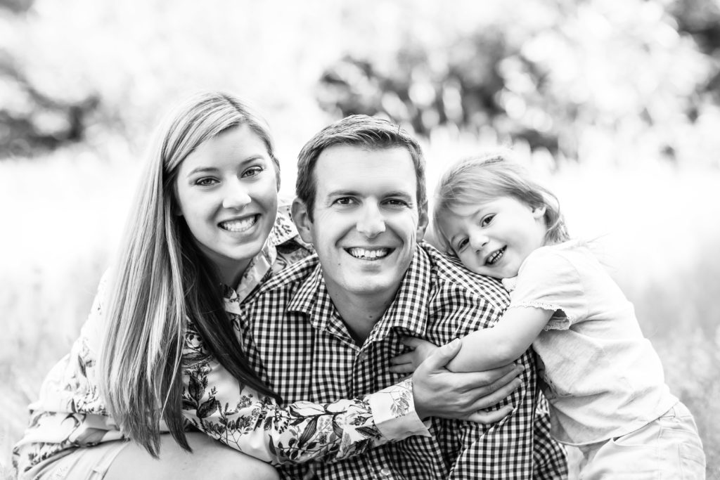 Black and white photo of Woodinville family at Meg Sivakumar Open Air Mini Session